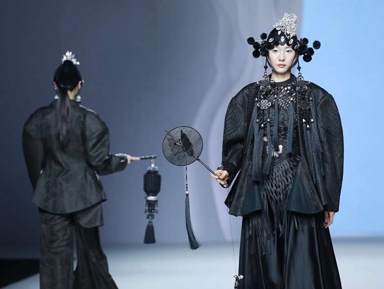 九游娱乐：时装周上国潮风(图19)