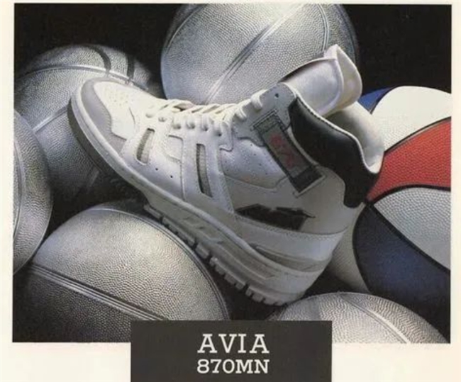 跨越时代的脚步：AVIA如何用匠心与创新续写时尚传奇(图1)