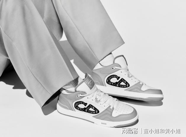 迪奥运动鞋二零二四秋季系列夺目呈现(图1)