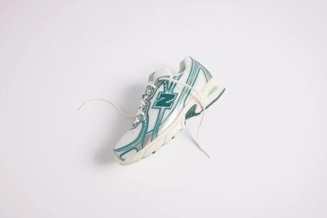 液态银！「新百伦NewBalance」经典复古跑鞋740要复刻了(图1)