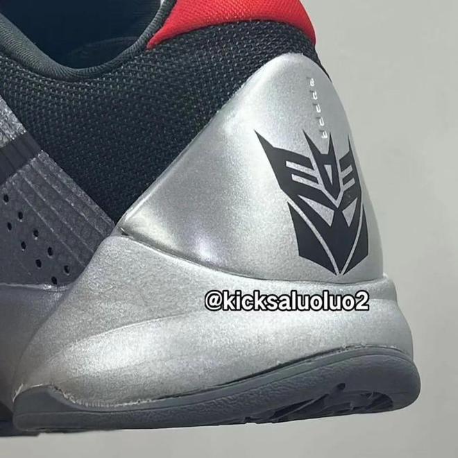 九游娱乐NineGame：又一双NikeKobe首次曝光！竟是「超人气动漫」联名！(图4)