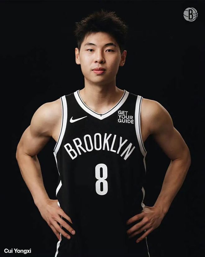 九游娱乐NineGame：400+！速度型后卫鞋！穿上它冲进NBA……(图1)