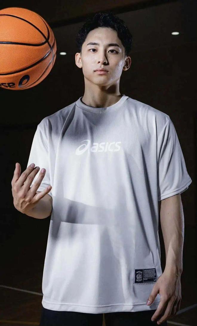 九游娱乐NineGame：400+！速度型后卫鞋！穿上它冲进NBA……(图22)