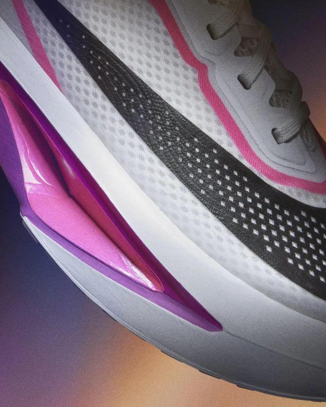 性能全面升级！NikeZoomFly6正式官宣！(图2)