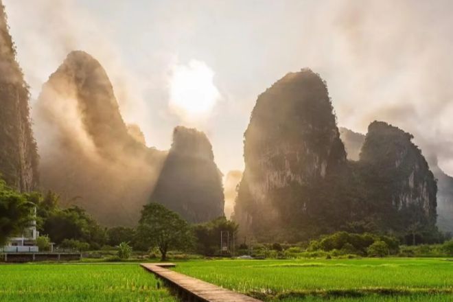 九游娱乐NineGame：去广西旅游必打卡景点推荐广西旅游景点路线规划绝不踩坑(图1)