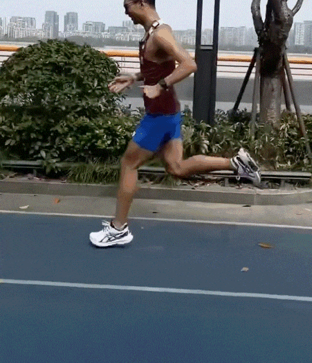 九游娱乐：2折抢亚瑟士！绝美老爹鞋、跑鞋减震护膝耐穿耐磨还透气男女同款四季百搭！(图24)