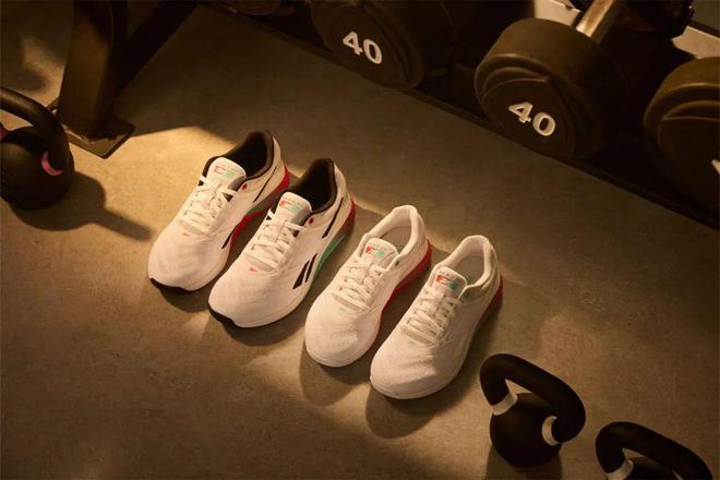 九游娱乐：确认市售？又一双稀有KD4或将回归酒红新联名RiotxNike新联名来了！(图3)