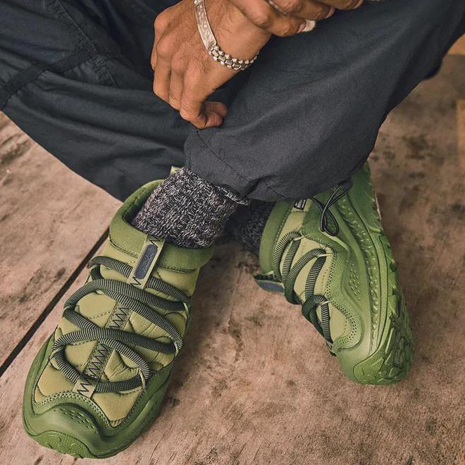 HOKAONEONE的新拖鞋让你在家也能过户外瘾(图3)