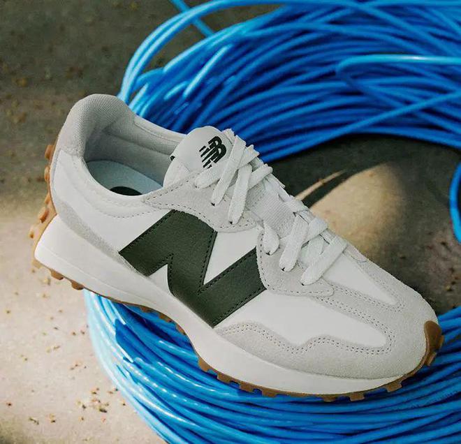 九游娱乐NineGame：【开春必备NewBalance327】复古潮流回归百搭4季轻松驾驭每一步！(图4)