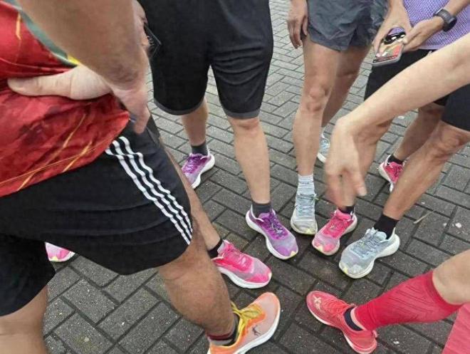 曾被吹上天如今却跌落神坛的4个国产运动鞋你穿过哪些？(图1)