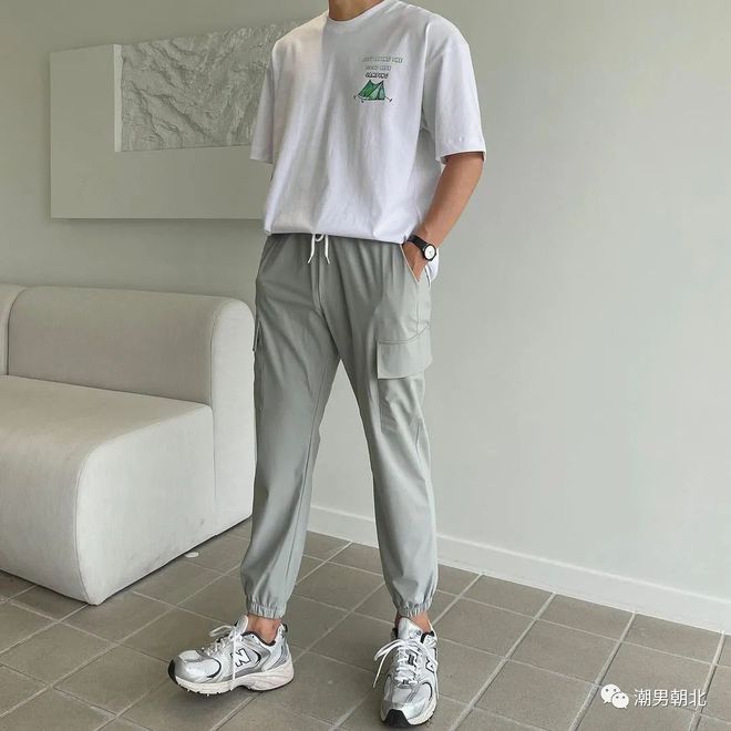 男生夏季“休闲干净”的穿搭这3套精致帅气赶紧收起来！(图1)