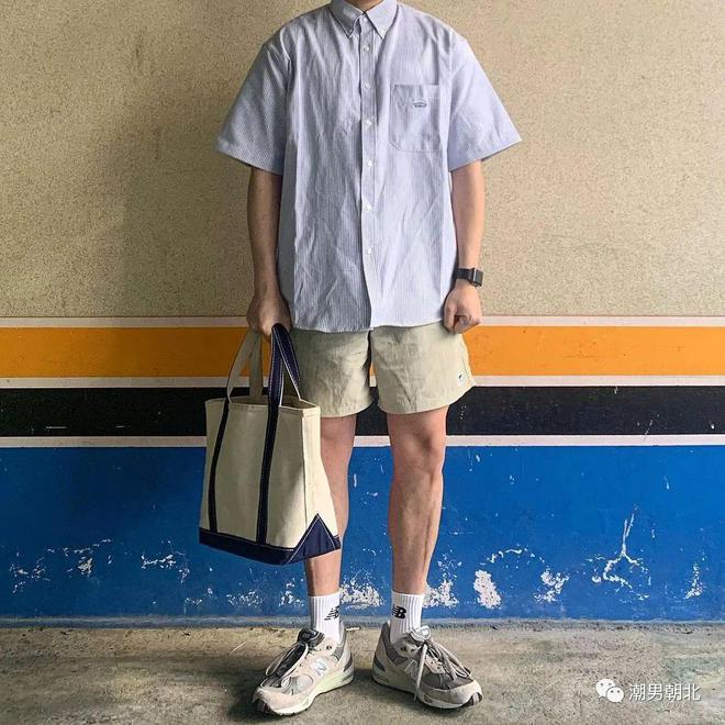 男生夏季“休闲干净”的穿搭这3套精致帅气赶紧收起来！(图2)