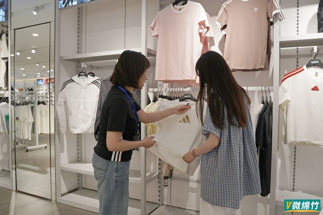 九游娱乐NineGame：绵竹人注意！宝原体育运动服饰集合店即将盛大开业！福利超多(图3)