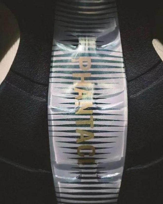 九游娱乐：30周年！周杰伦xNike新联名曝光确认发售！OWxNike终于有新配色要来了！(图1)
