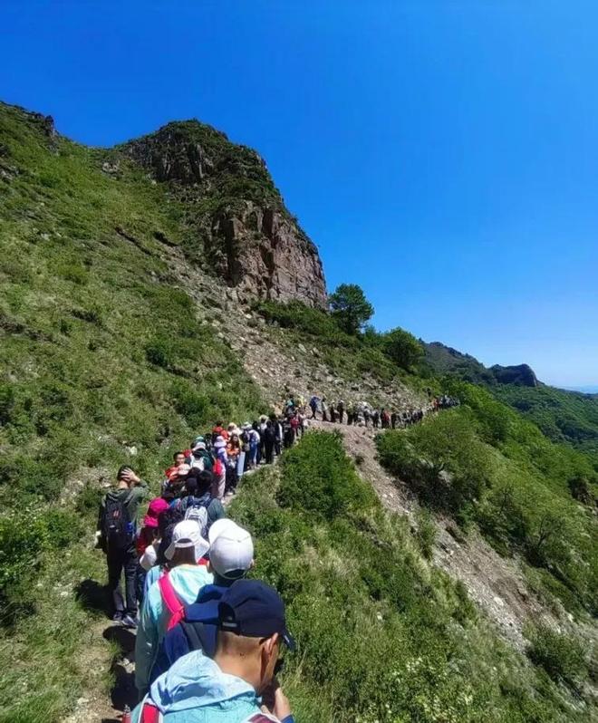 九游娱乐：中国中产三件套被一双“臭鞋”抢了风头(图12)