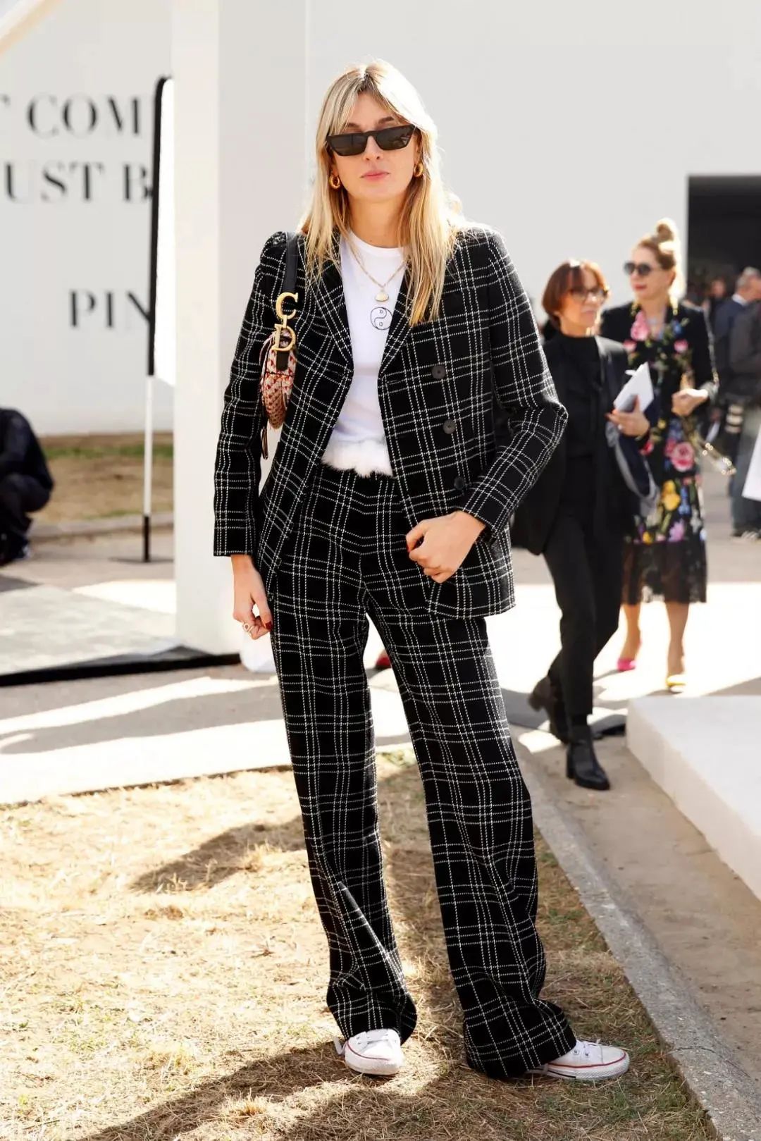 2024春夏这4双鞋正流行显高显瘦气质爆!(图4)