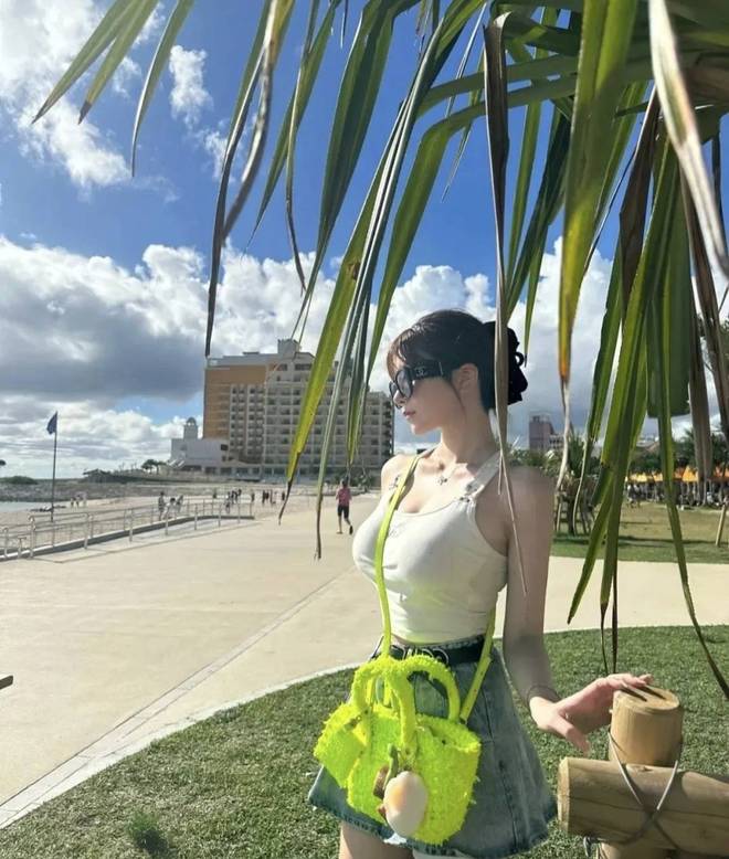 168cm魔鬼身材！尤佳妮凭这三点成顶流女神网友：她这谁顶得住(图6)