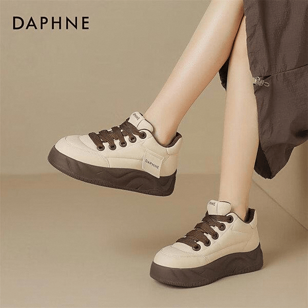 九游娱乐：达芙妮女鞋评测：舒适耐穿时尚百搭的完美选择(图6)