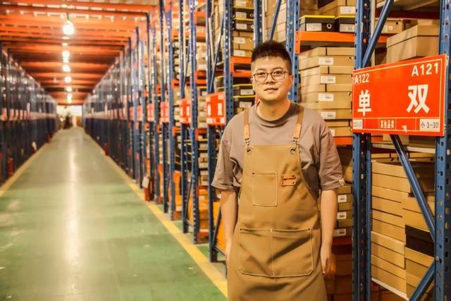 九游娱乐NineGame：阿么手工女鞋创始人肖龙：通过“女鞋+文旅”新模式打通产品与旅游消费链路｜请回答2025(图1)