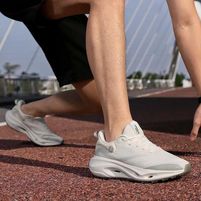 九游娱乐:牛!中国制造已经强到如此可怕了!百元造某克某迪千元级跑鞋!(图6)