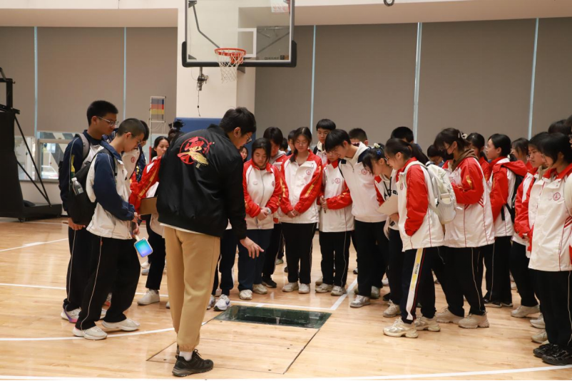 探秘实验室第十期:玩转摩擦力把物理知识“穿”在脚上(图4)