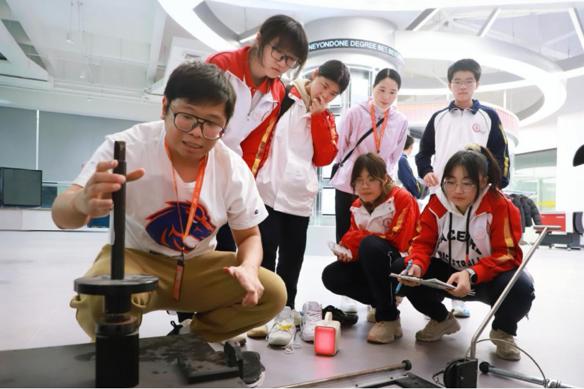 探秘实验室第十期:玩转摩擦力把物理知识“穿”在脚上(图5)