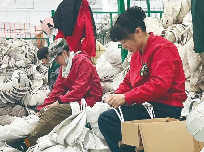 新余女鞋踏“云”奔跑拼多多“千亿扶持”加速产业蝶变(图1)