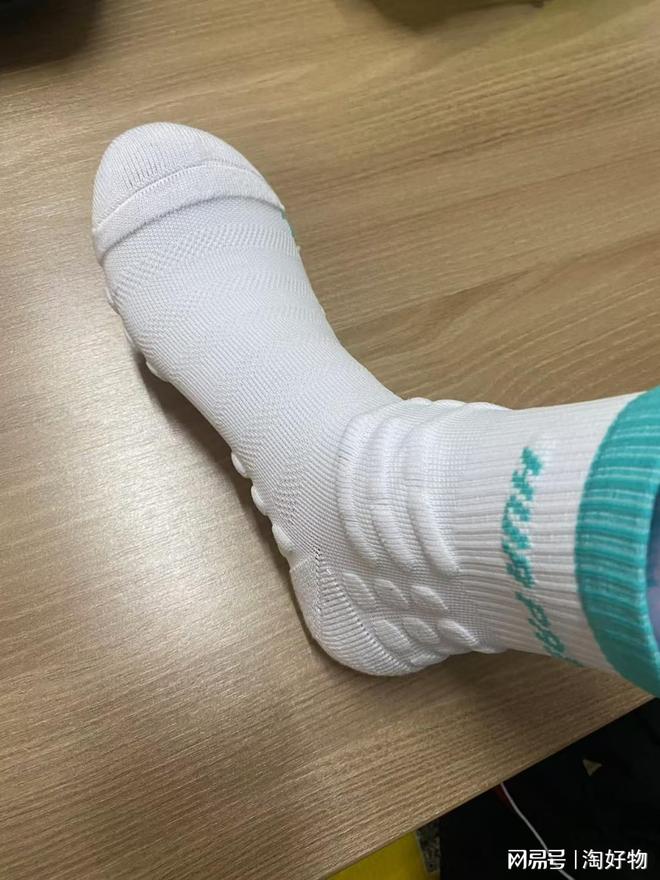 九游娱乐：跑步袜子哪个品牌好选择种袜直接避坑(图2)