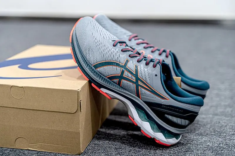 亚瑟士最值得入的几款跑鞋(运动跑鞋品牌合集推荐)(图3)