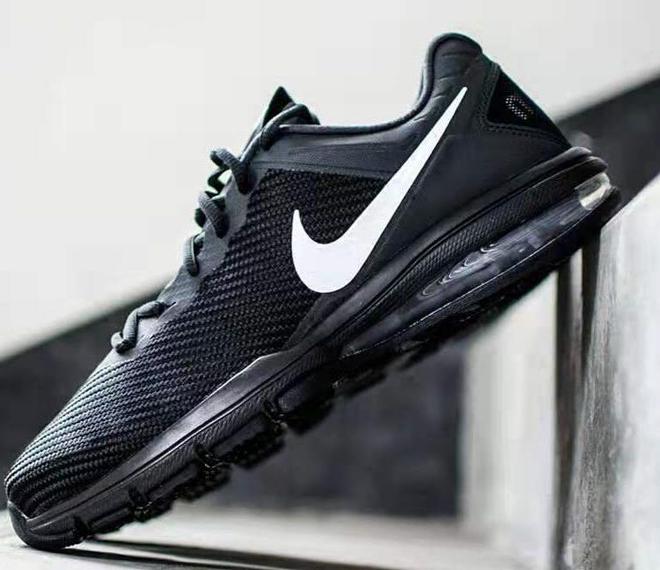 奢侈品鉴别：如何辨别耐克鞋子是正品还是高仿这几个招就够了！(图2)