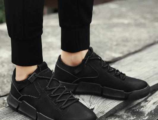 男人必备的六款潮鞋好穿又百搭(图1)