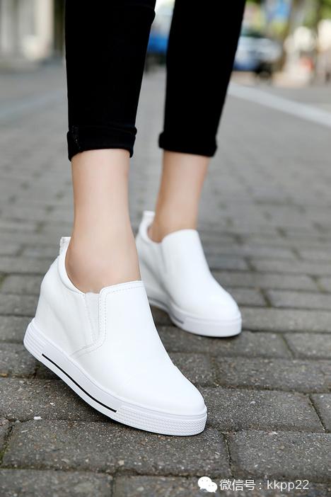 想要轻便又担心老气？别着急这几双鞋子就是时尚舒适(图1)