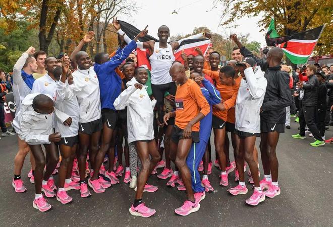 九游娱乐NineGame：比某迪某克便宜比某瑟士舒服这个跑鞋界的路虎到底多牛？(图2)