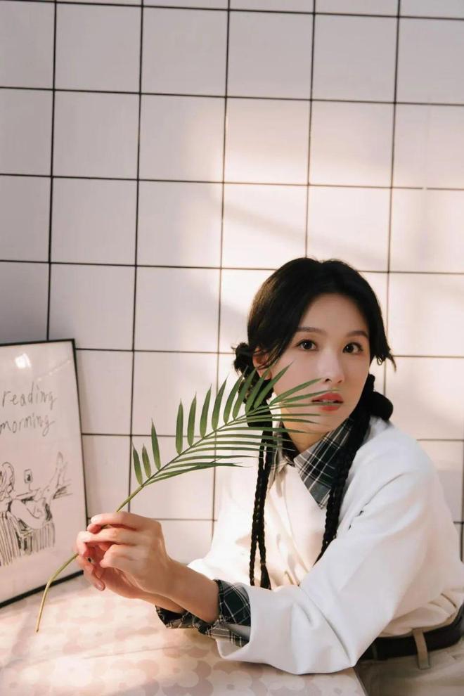 陈都灵并非是平淡“白开水”简单衬衫穿搭将学生感拉满(图10)