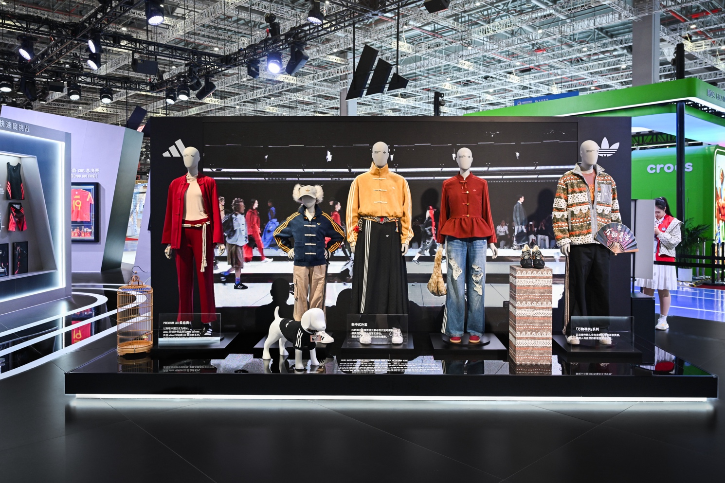 拥抱中国机遇预热26年FIFA世界杯！阿迪达斯携顶尖科技产品闪耀进博会(图11)