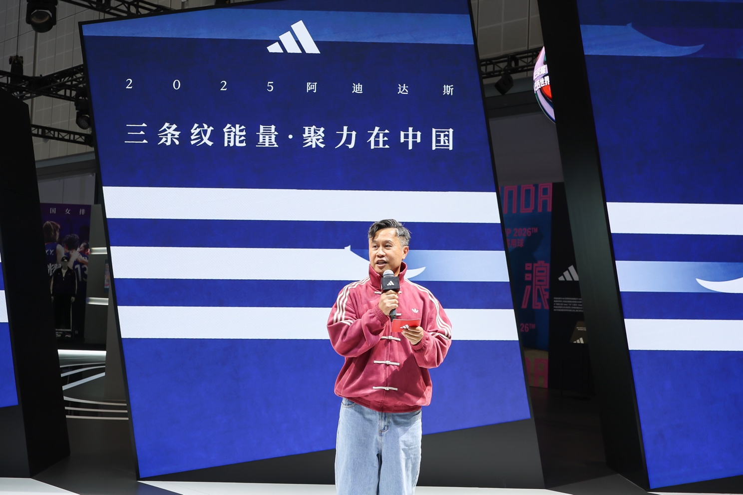 拥抱中国机遇预热26年FIFA世界杯！阿迪达斯携顶尖科技产品闪耀进博会(图14)