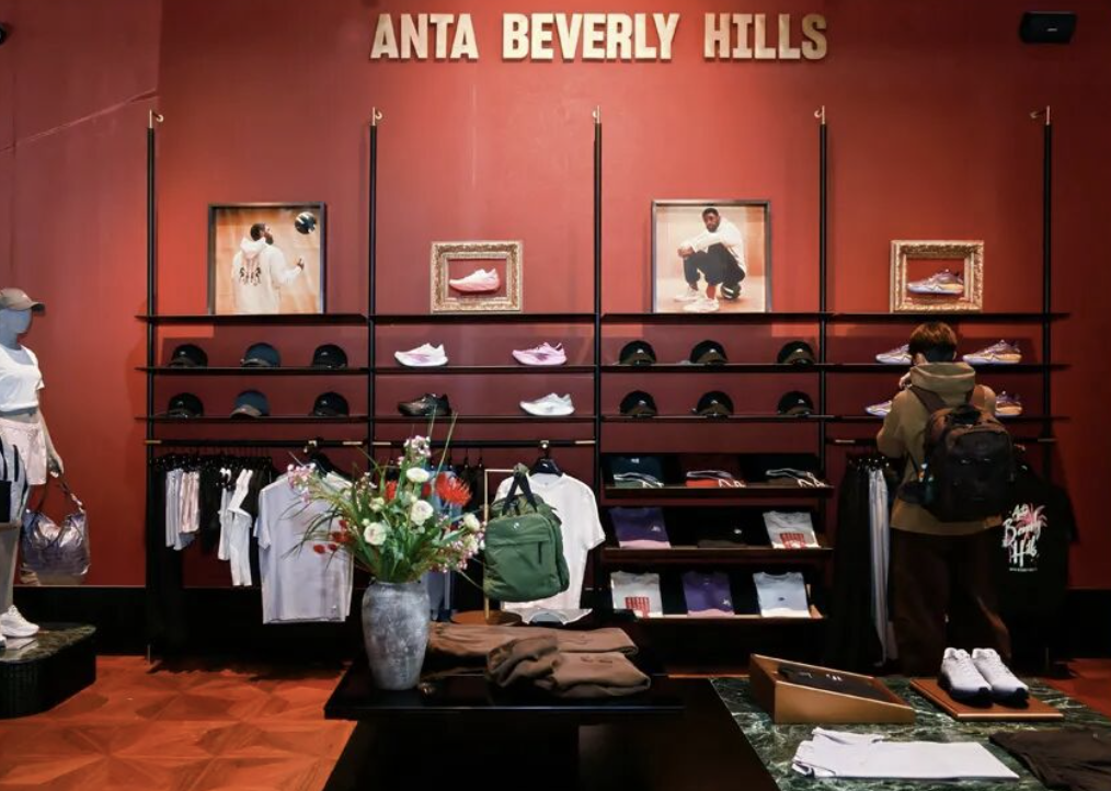 九游娱乐NineGame：十年后重返印度安踏定价“叫板”nike、adidas？(图1)